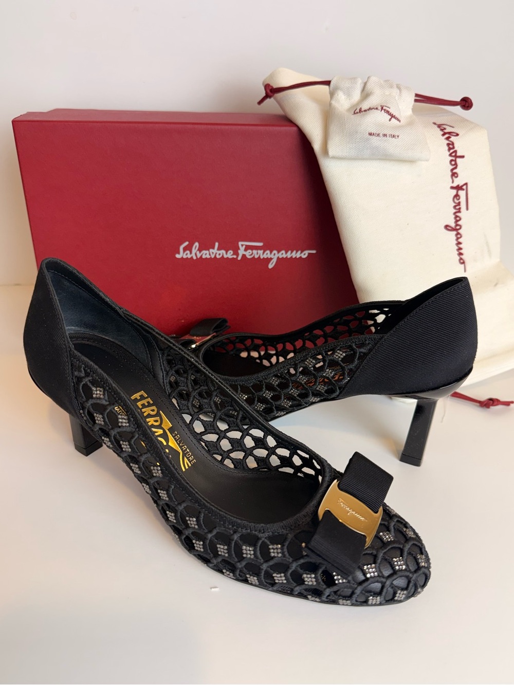$1290 Salvatore Ferragamo Carla Bumpz Bow Woven Kitten Heel Pumps Size 6.5 D